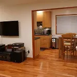 Luxury 1 Bedroom Unit-Walk To Beach -Baby Friendly